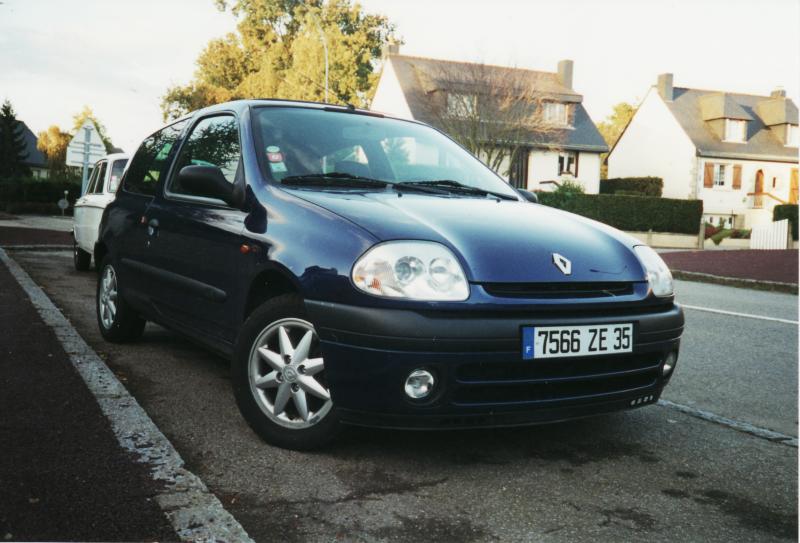http://www.forum-peugeot.com/Forum/mesimages/19693/0 bis - clio sport.jpg